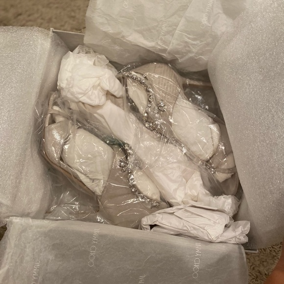 Wedding Shoe! It’s wedding season! These Jimmy Choos are gorgeous! Soft silver - Picture 12 of 12